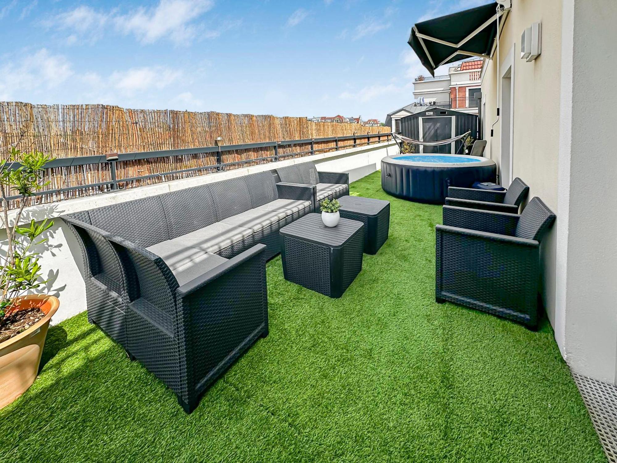 Le Prestige Terrasse-cocon Familial Cosy, Billard & Jacuzzi Avec Vue Sur Paris Appartement