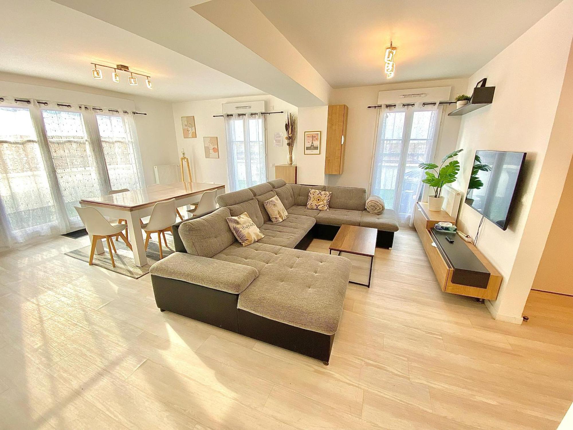 Le Prestige Terrasse-cocon Familial Cosy, Billard & Jacuzzi Avec Vue Sur Paris * Le Blanc-Mesnil