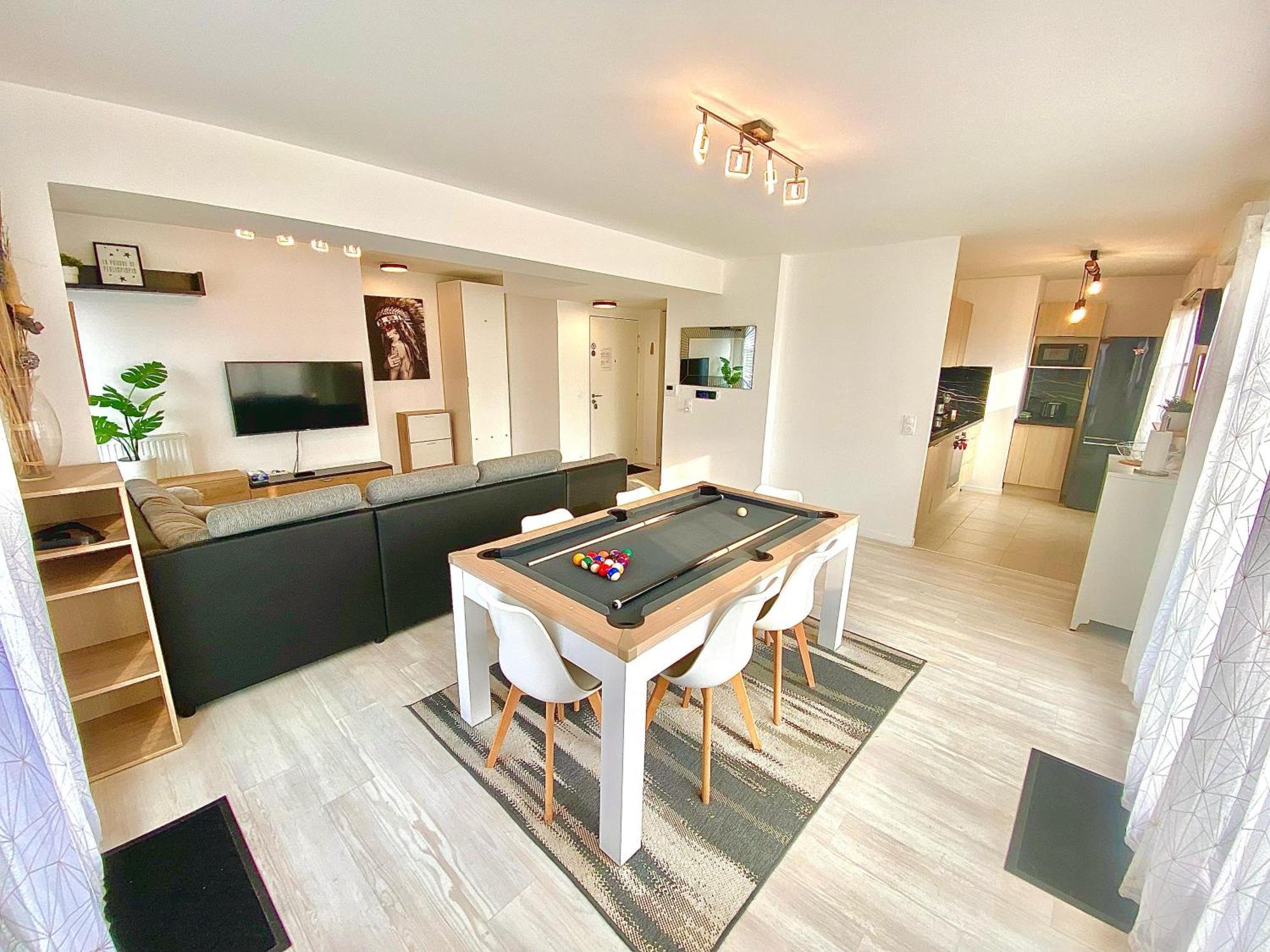 Le Prestige Terrasse-cocon Familial Cosy, Billard & Jacuzzi Avec Vue Sur Paris Appartement