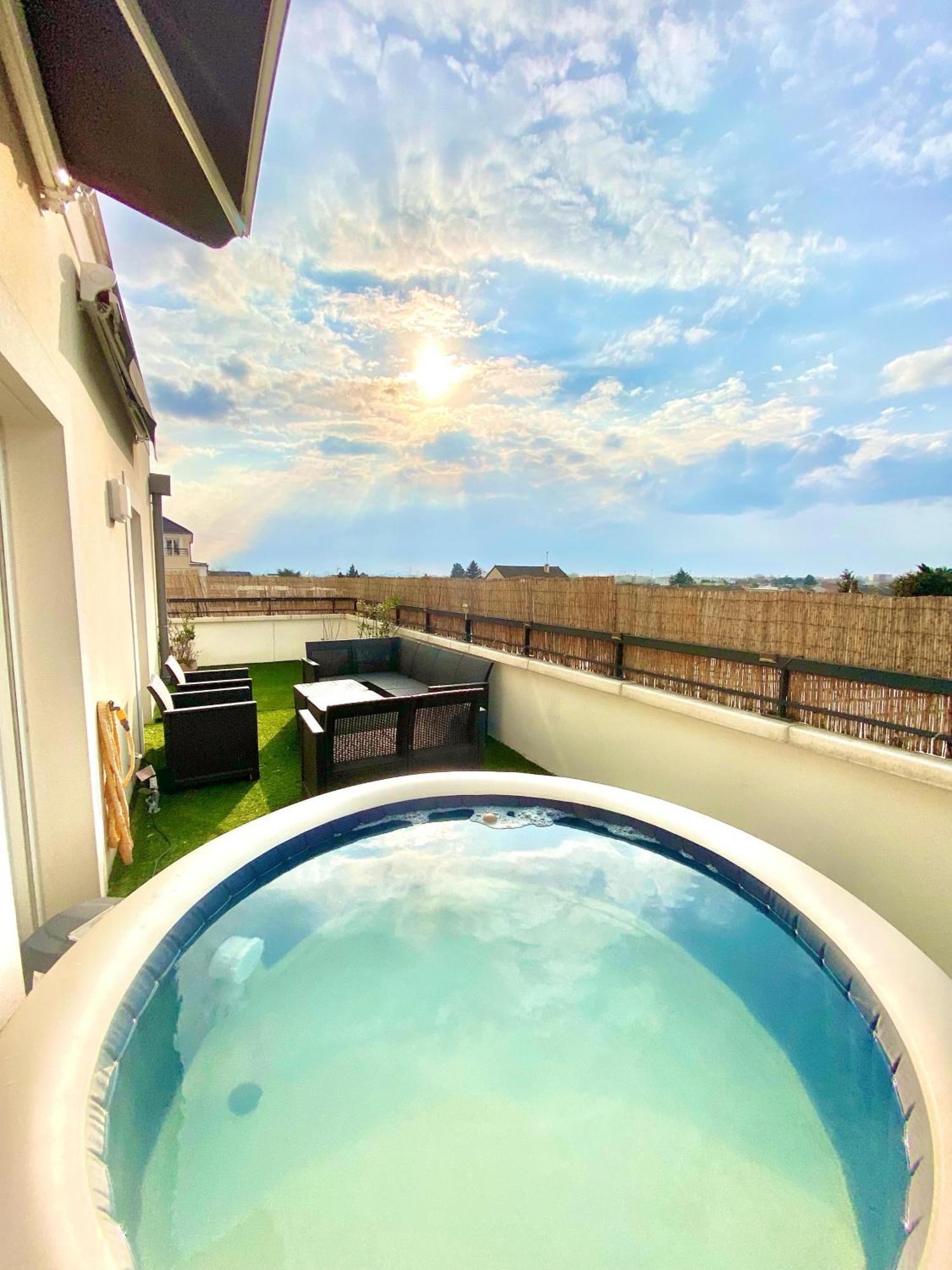Le Prestige Terrasse-cocon Familial Cosy, Billard & Jacuzzi Avec Vue Sur Paris *