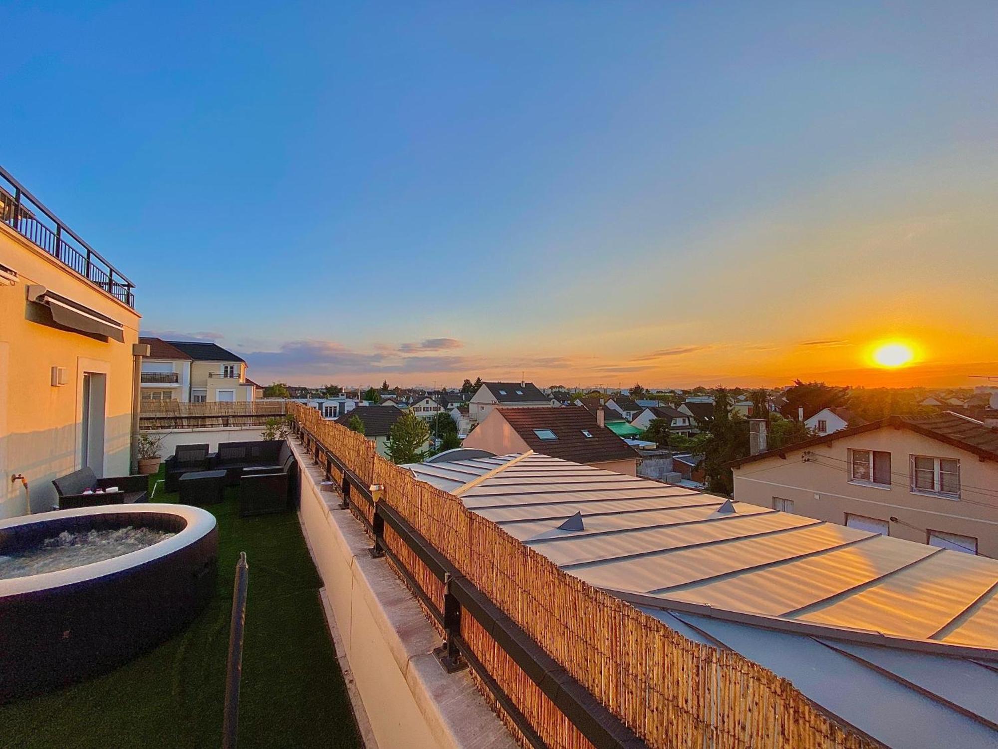 Le Prestige Terrasse-cocon Familial Cosy, Billard & Jacuzzi Avec Vue Sur Paris *