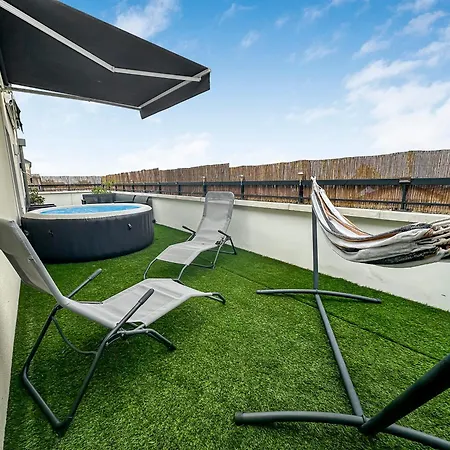 Appartamento Le Prestige Terrasse-Cocon Familial Cosy, Billard & Jacuzzi Avec Vue Sur Paris Le Blanc-Mesnil Esterno foto