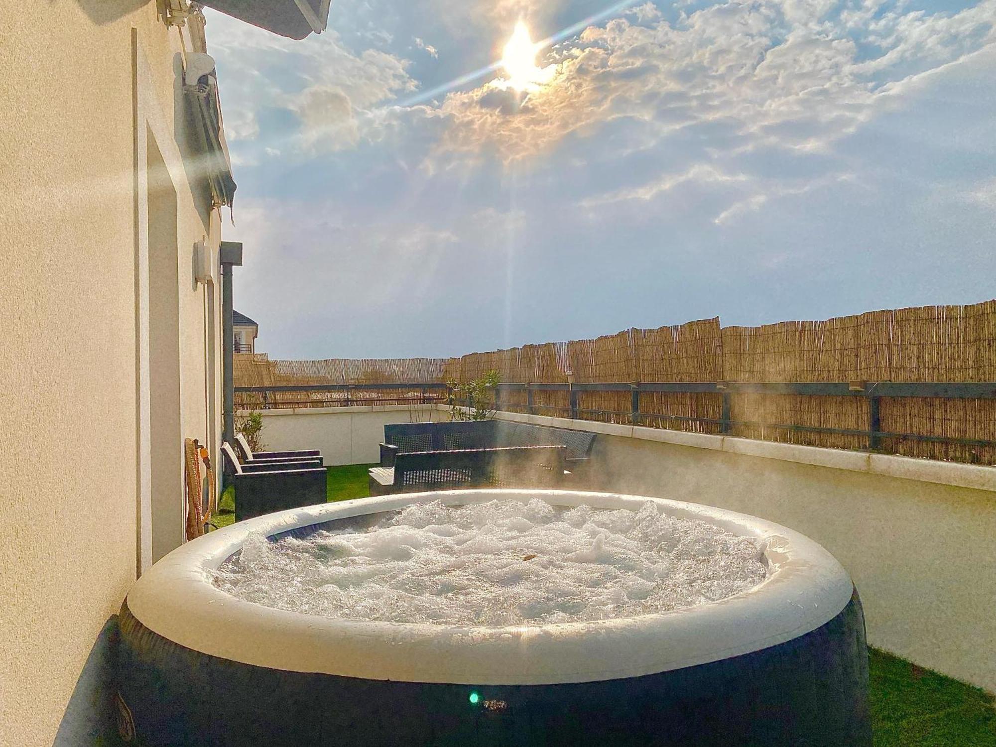 Le Prestige Terrasse-cocon Familial Cosy, Billard & Jacuzzi Avec Vue Sur Paris Appartement