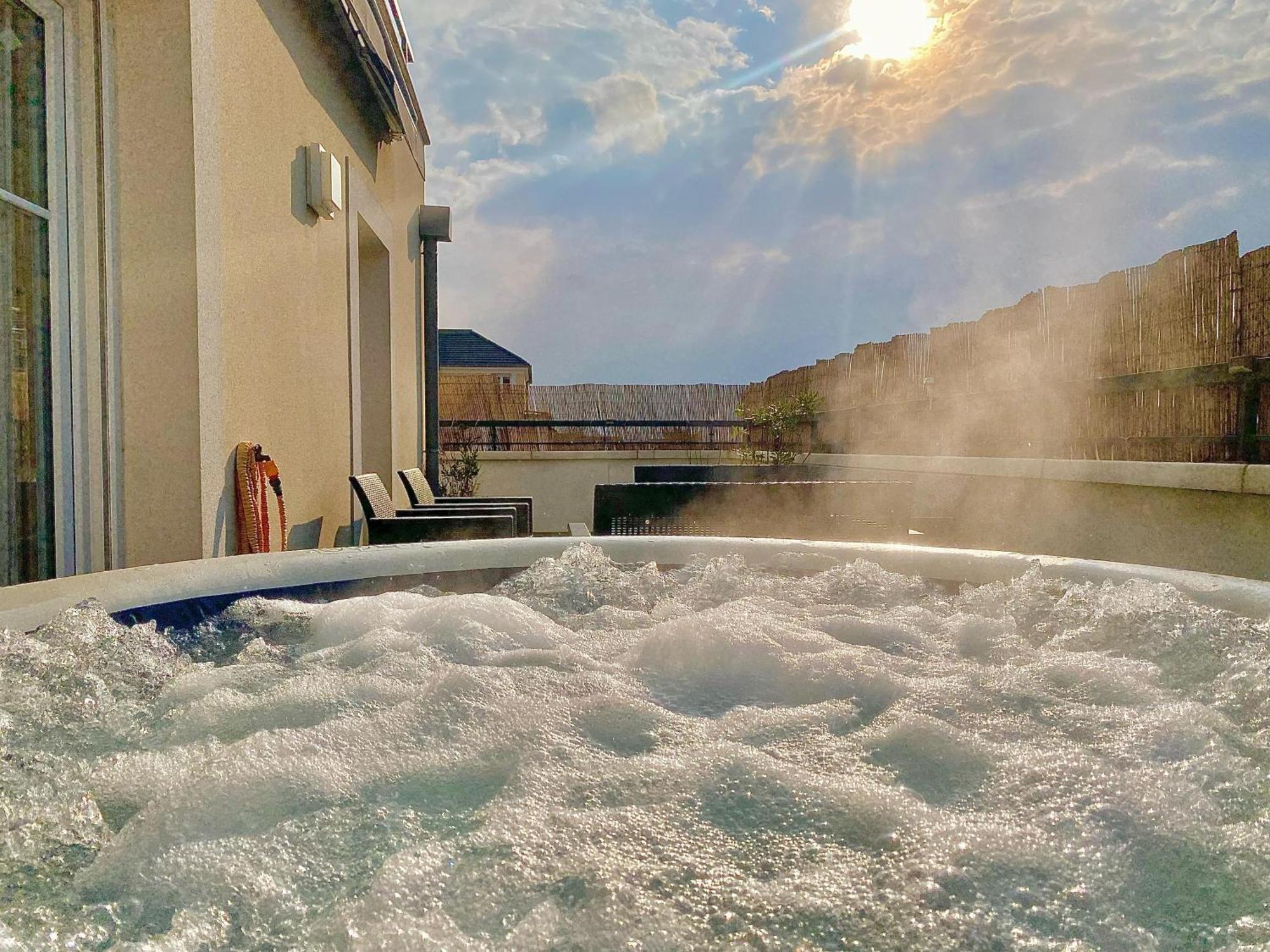 Le Prestige Terrasse-cocon Familial Cosy, Billard & Jacuzzi Avec Vue Sur Paris * Le Blanc-Mesnil